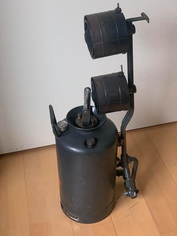 Grote benzine brander (leger) beschikbaar voor biedingen