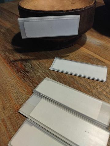 Etikethouders magnetisch beschikbaar voor biedingen