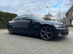 BMW 320 Cabrio AUT 2008 Dealeronderhouden/Nieuwe ketting/APK, Auto's, BMW, Automaat, Achterwielaandrijving, 1995 cc, Zwart