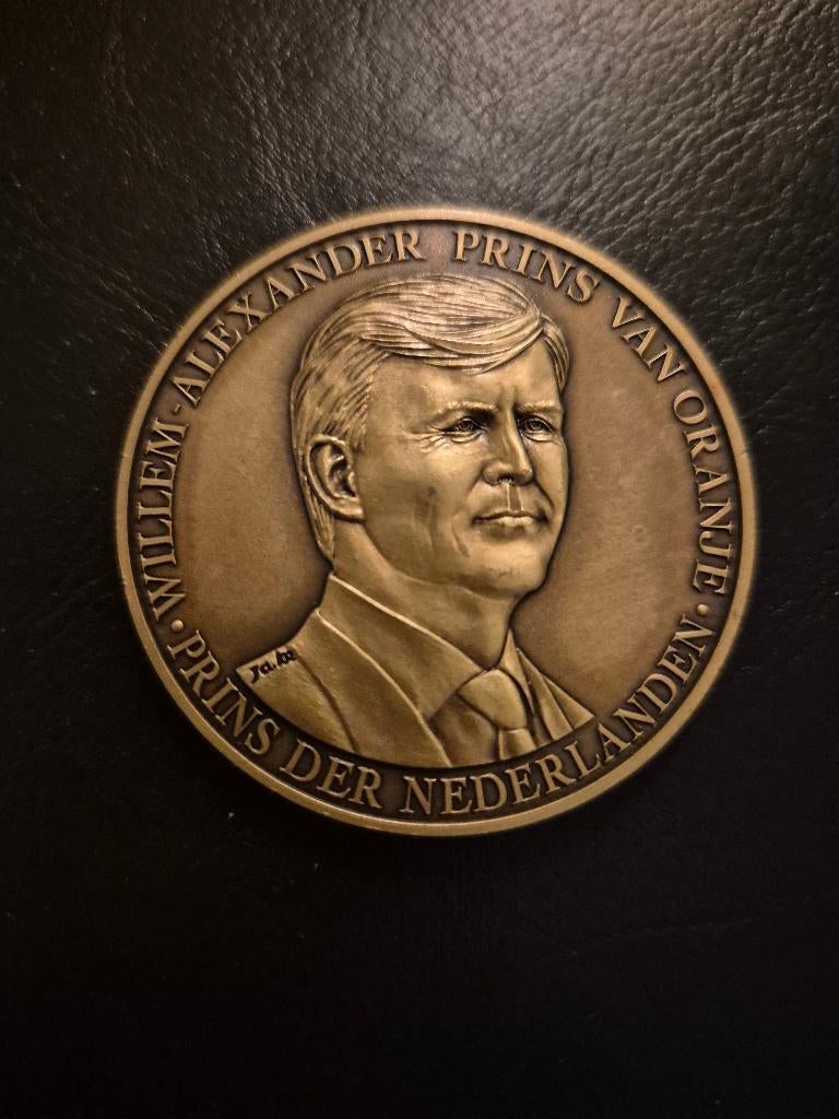Willem Alexander als Prins Brons, Ophalen, Brons, Nederland