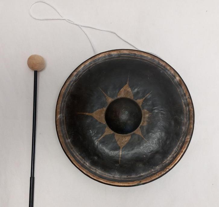 Vintage Old Thai Nipple Gong Hand Made Bronze met Klopper, Muziek en Instrumenten, Percussie, Gebruikt, Overige soorten, Ophalen of Verzenden