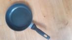 Gietijzeren koekenpan 25 cm, Huis en Inrichting, Keuken | Potten en Pannen, Ophalen, Zo goed als nieuw, Gietijzer, Koekenpan of Braadpan