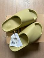 Yeezy slide resin 44, Kleding | Heren, Schoenen, Ophalen of Verzenden, Nieuw