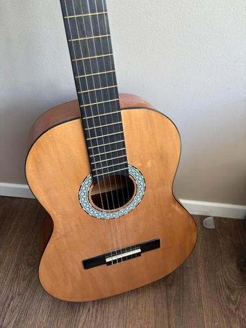Gitaar beschikbaar voor biedingen