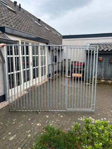 Kennel hek met deur beschikbaar voor biedingen