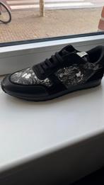 Valentino Sneakers Zwart Maat 44, Ophalen of Verzenden, Zo goed als nieuw, Zwart, Sneakers of Gympen