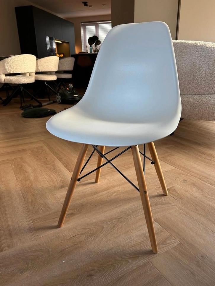 4 Witte Eetkamerstoelen - Gebruikt, Huis en Inrichting, Stoelen, Gebruikt, Vier, Kunststof, Wit, Ophalen