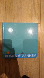 Bomen over Arnhem - Stichting Bezoekerscentrum Sonsbeek, Ophalen of Verzenden, Zo goed als nieuw, Bloemen, Planten en Bomen