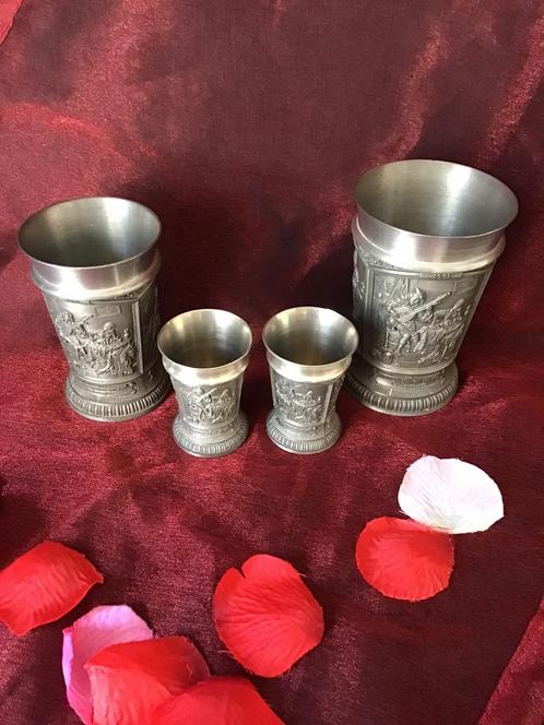 4 Zivertinnen wijnbekers WMF  in reliëf Jaren 70, Antiek en Kunst, Antiek | Tin, Ophalen of Verzenden