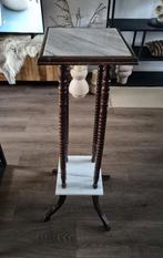 Antieke piedestal hout met marmer gedraaide poten, Huis en Inrichting, Woonaccessoires | Zuilen en Pilaren, Ophalen, Zo goed als nieuw
