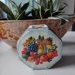 Fruit basket, oud engels reliëf blik, Verzamelen, Blikken, Ophalen of Verzenden, Gebruikt, Overige, Overige merken