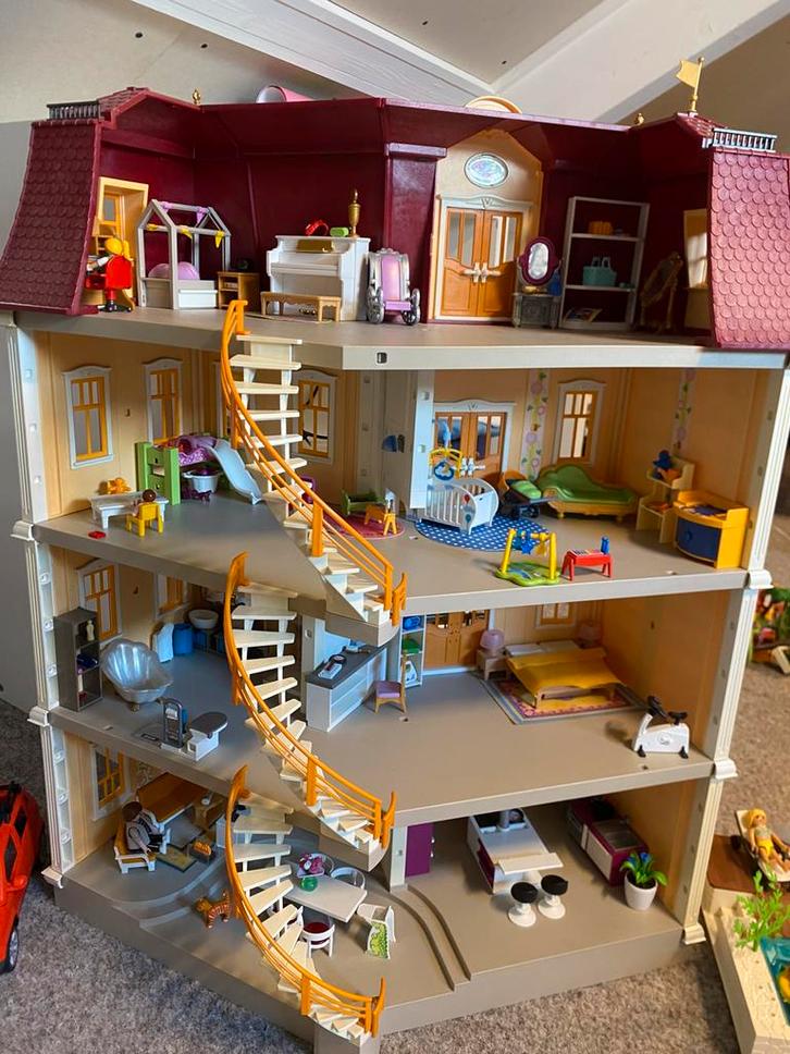 Playmobil huis 4 verdiepingen 5302 + 7483 met auto + zwembad, Kinderen en Baby's, Speelgoed | Playmobil, Zo goed als nieuw, Ophalen of Verzenden