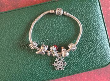 ZILVEREN PANDORA ARMBAND MET CLIPS EN KERSTBEDELS  beschikbaar voor biedingen