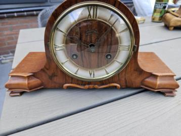 Prachtige antieke duitse JUBA-Schatz tafelpendule, klein mod beschikbaar voor biedingen