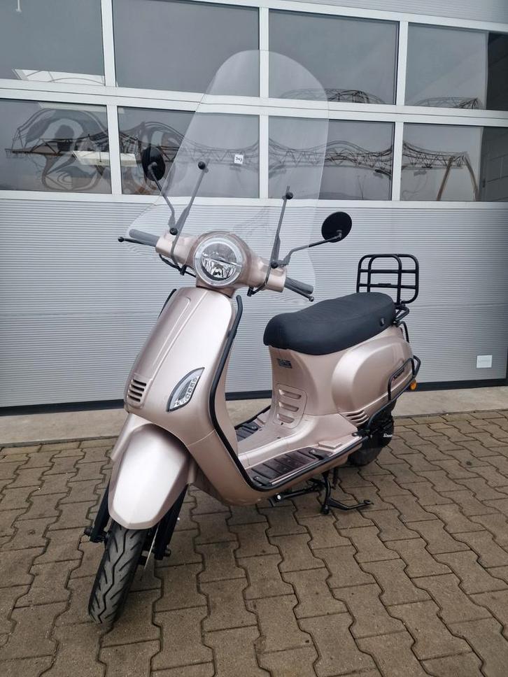 Senzo Riva Luxe 2021 – Champagne Rosé – Full Option, Fietsen en Brommers, Scooters | Overige merken, Zo goed als nieuw, Maximaal 45 km/u