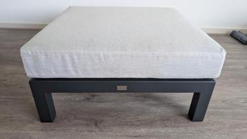 Bellagio tafel/voetenbank beschikbaar voor biedingen