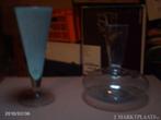 twee glazen vaasjes, Huis en Inrichting, Woonaccessoires | Vazen, Minder dan 50 cm, Glas, Ophalen of Verzenden, Wit