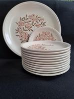 13-delig vintage gebaksstel met bloemetjes, Ophalen of Verzenden, Gebruikt, Porselein, Overige stijlen