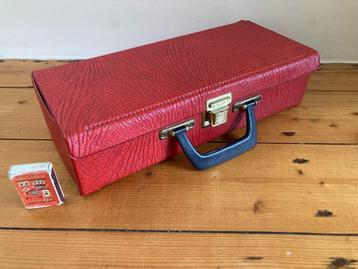 Rood cassettebandje koffertje rode breed cassette bandjes beschikbaar voor biedingen