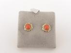 Gouden oorknopjes met bloedkoraal                        G49, Sieraden, Tassen en Uiterlijk, Oorbellen, Gebruikt, ., Ophalen of Verzenden