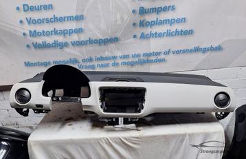 Dashboard met airbag VW Up met navigatie voorbereiding  beschikbaar voor biedingen