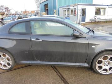 Portier 2Deurs rechts van een Alfa Romeo GT (639) beschikbaar voor biedingen