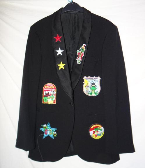 Zwart Oeteldonk/Den Bosch Carnavals jas met emblemen (6), Kleding | Heren, Carnavalskleding en Feestkleding, Gedragen, Kleding
