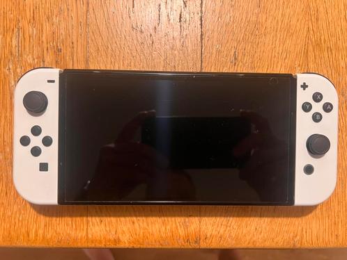 Nintendo Switch Oled met spellen en controllers, Spelcomputers en Games, Spelcomputers | Nintendo Switch, Zo goed als nieuw, Switch OLED