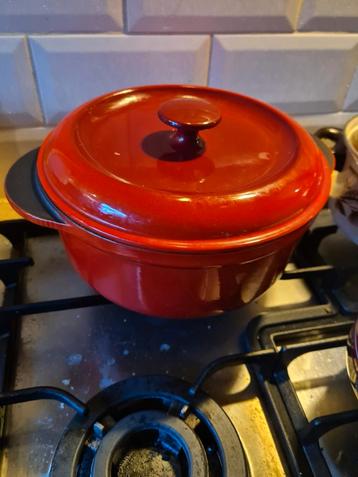 Rode Geëmailleerde Gietijzeren Braadpan beschikbaar voor biedingen
