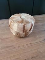 Super leuke poef gemaakt van dierenhuiden, Minder dan 50 cm, Rond, Minder dan 50 cm, Ophalen of Verzenden