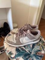 Nike dunk premium, Ophalen of Verzenden, Beige, Sneakers of Gympen