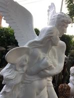 Groot oud tuinbeeld op sokkel vervaardigd uit gietijzer !, Tuin en Terras, Tuinbeelden, Ophalen, Zo goed als nieuw, Metaal, Engelenbeeld