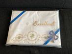 Vintage Excellent laken nieuw met borduursel 180x250 cm, Huis en Inrichting, Slaapkamer | Beddengoed, Wit, Overige typen, Ophalen of Verzenden