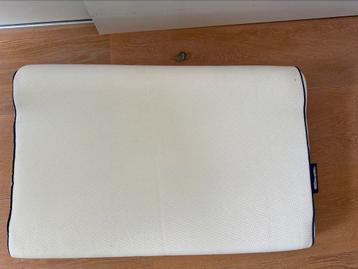 Hoofdkussen beschikbaar voor biedingen