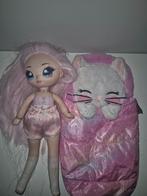 Mooie na na na pop met leuke slaapzak, Ophalen of Verzenden, Gebruikt, Overige typen