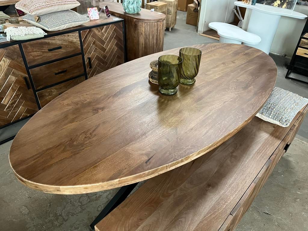Ovale eettafel mangohout matrixpoot zwart metaal actieprijs