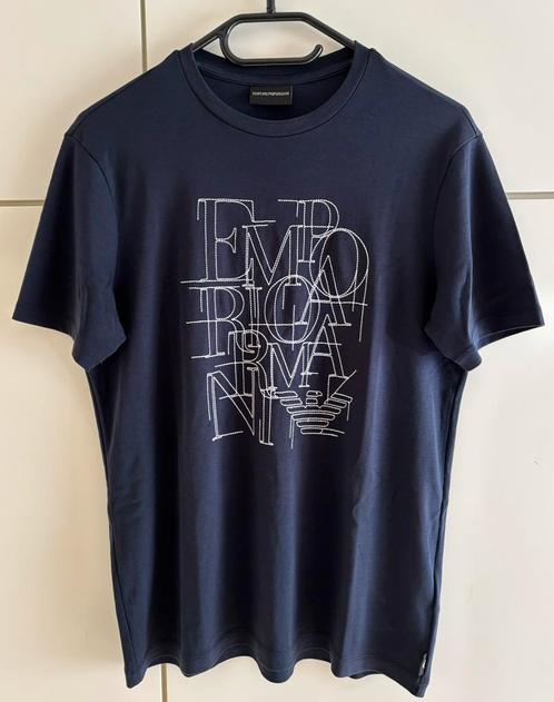Mooie originele Emporio Armani t-shirt (QR-code) - Maat: M, Kleding | Heren, T-shirts, Zo goed als nieuw, Maat 48/50 (M), Blauw