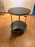 Theetafel op wielen met zwart glas, Huis en Inrichting, Tafels | Bijzettafels, Minder dan 55 cm, Gebruikt, Rond, Glas