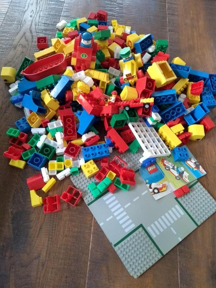 LEGO gemengd met minifiguren. Playmobiel, Kinderen en Baby's, Speelgoed | Duplo en Lego, Gebruikt, Lego, Losse stenen, Ophalen of Verzenden
