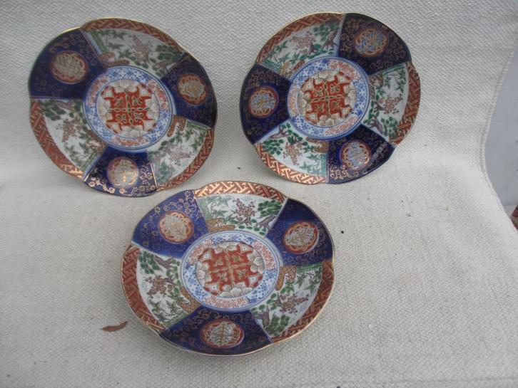 DRIE Japanse Imari Arita Hizen borden [1868-1912], Antiek en Kunst, Antiek | Porselein, Ophalen of Verzenden