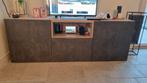 Tv meubel; hout met betonlook/grijze deurtjes (ikea), Huis en Inrichting, Kasten | Televisiemeubels, Minder dan 100 cm, 25 tot 50 cm