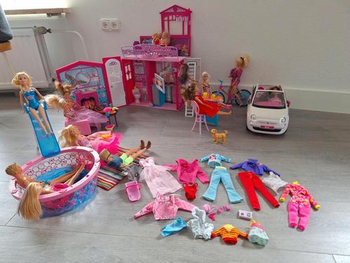 grote barbie set met huis, zwembad, auto en veel assesoires, Kinderen en Baby's, Speelgoed | Poppen, Gebruikt, Barbie, Ophalen