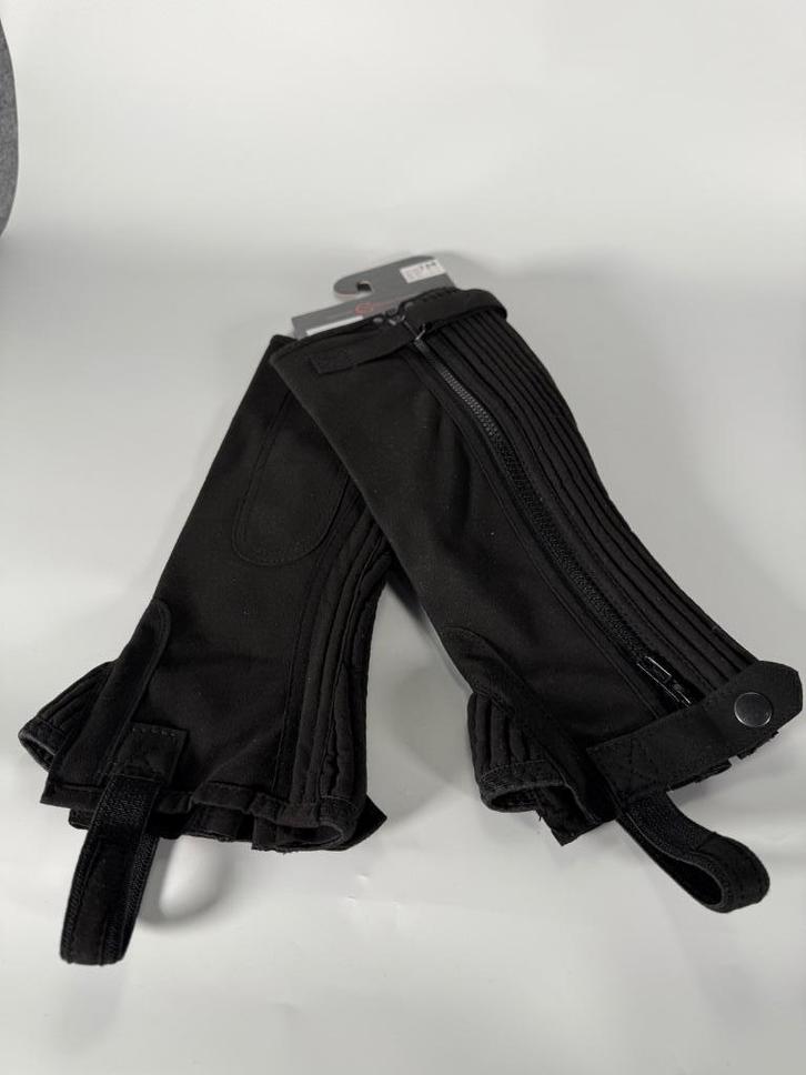 Covalliero Mini Chaps – Maat 134 (33 cm hoog, 30 cm breed), Dieren en Toebehoren, Paardrijkleding, Nieuw, Kinderen, Overige typen