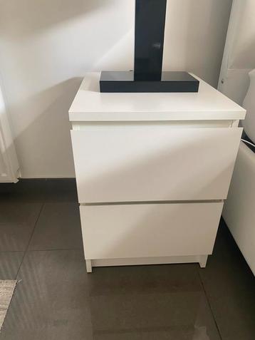 Ikea witte nachtkast, nagenoeg nieuwe  beschikbaar voor biedingen