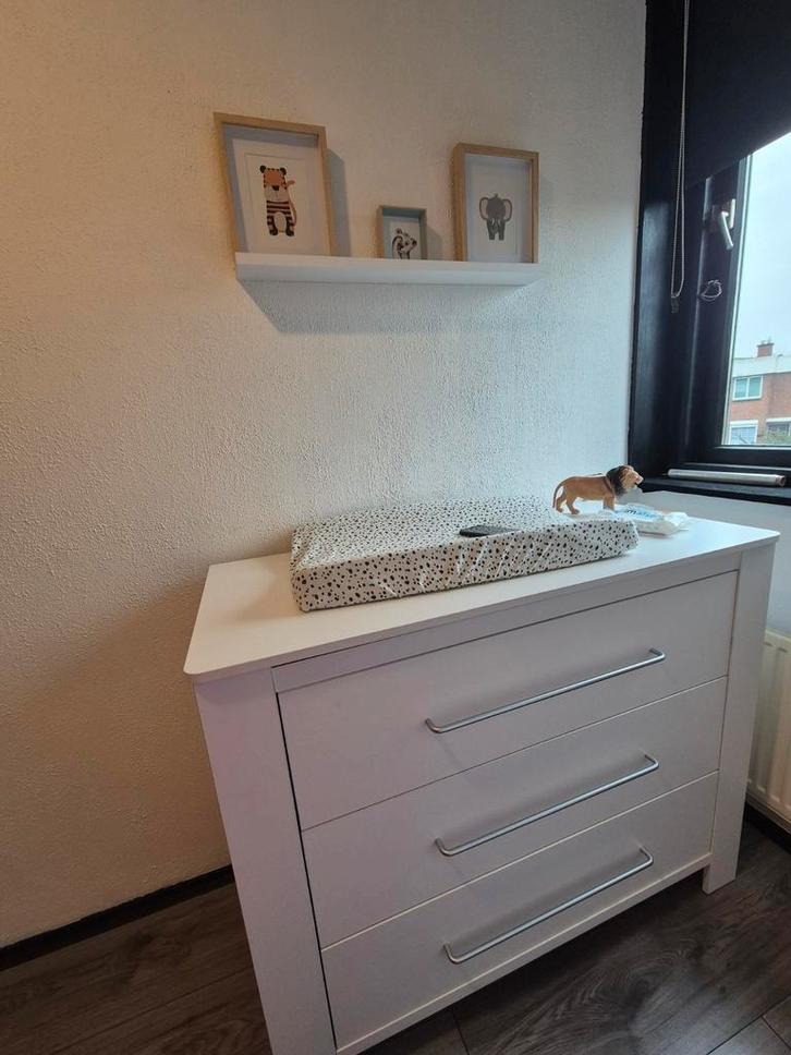 Complete Babykamer - Commode & Kast, Kinderen en Baby's, Kinderkamer | Commodes en Kasten, Zo goed als nieuw, Kast, 90 tot 105 cm