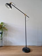 Industriële zwarte vloerlamp met gouden details, Ophalen, Gebruikt, 100 tot 150 cm, Metaal