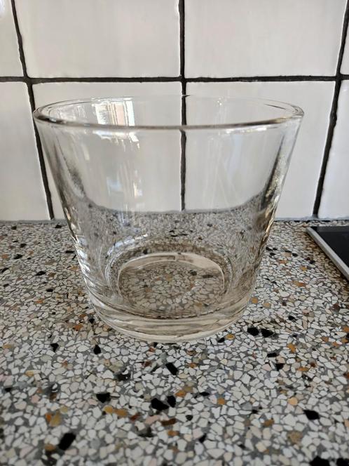Bloempot van dik glas, Tuin en Terras, Bloempotten, Zo goed als nieuw, Overige materialen, Binnen, Minder dan 25 cm, Rond, Ophalen of Verzenden