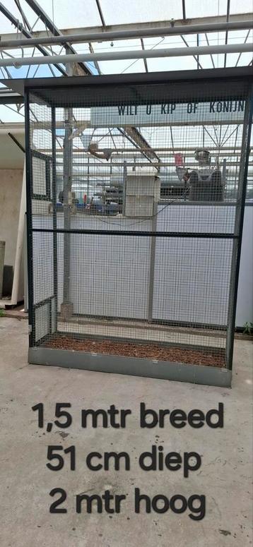 Leuke kleine volière  beschikbaar voor biedingen