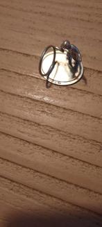 Antiek, 925 zilveren miniatuurtje. Man met hoepel., Ophalen of Verzenden, Zilver