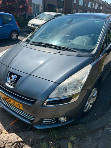 Peugeot 5008 1.6 THP 5PL 2011 Grijs beschikbaar voor biedingen